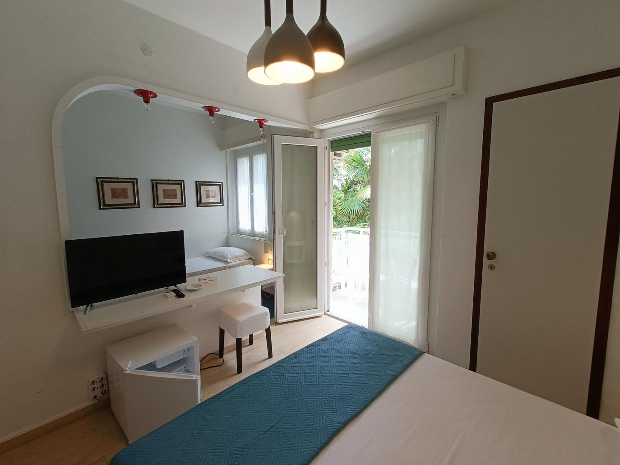 Hotel Merano Градо Екстериор снимка